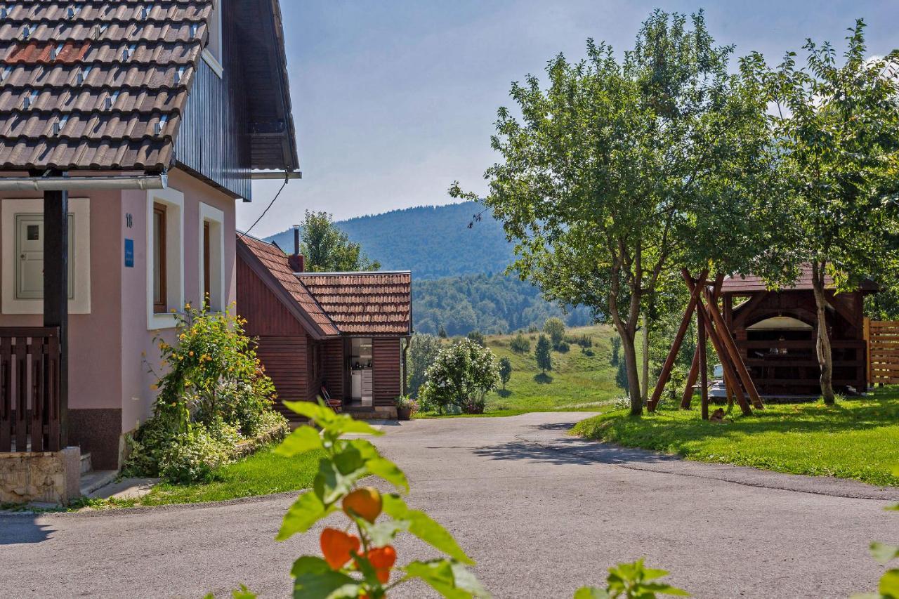 Andrea In Sertic Poljana - Haus Fuer 6 Personen Plitvicka Jezera Exterior photo